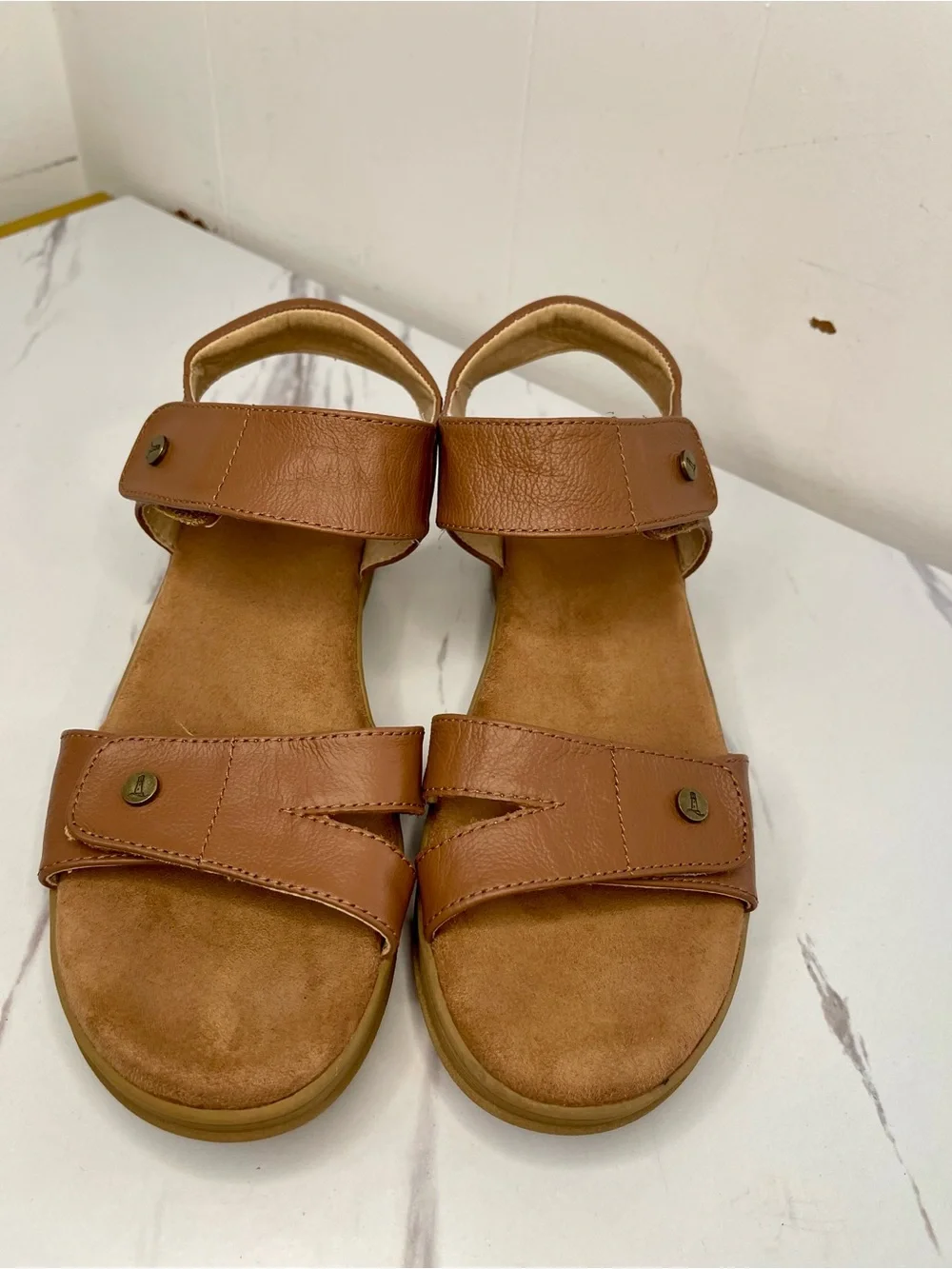 Lands' End Women's Brown Leather Adjustable Strap Sandals cushioned footbed Sz 9